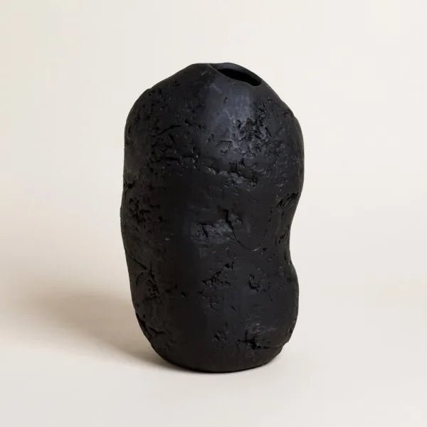 FLORERO AMORFO JHARI BLACK 29X18 CM